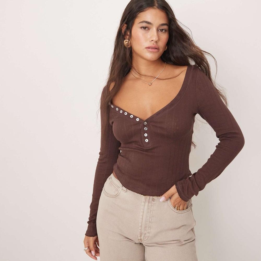 Women’s Long Sleeve Ribbed Henley Tee - Chocolate Brown